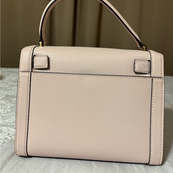 Michael Kors Like New Pink Dillon Studded Messenger Bag. - Picture 3 of 10